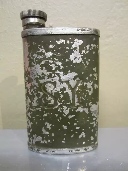 Civil Guard Headquarters Gun Oil Bottle - Collectibles and Reenactment - 5601 - 1