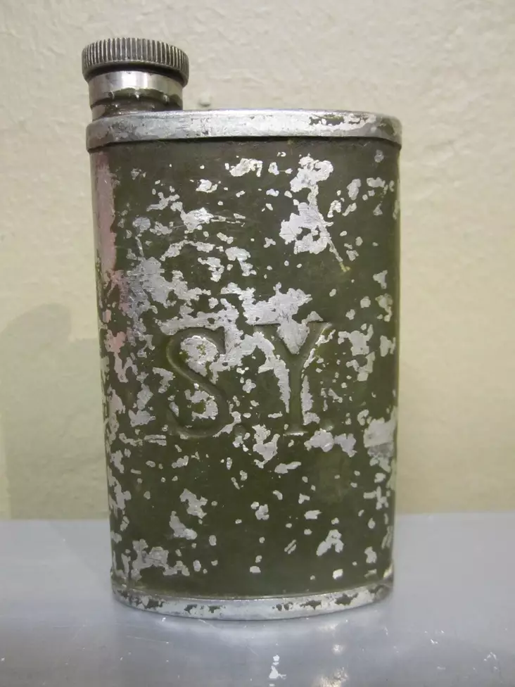 Civil Guard Headquarters Gun Oil Bottle - Collectibles and Reenactment - 5601 - 1